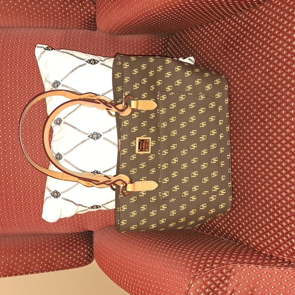 Dooney & Bourke small tammy tote..  too small for me. Super cute..like new